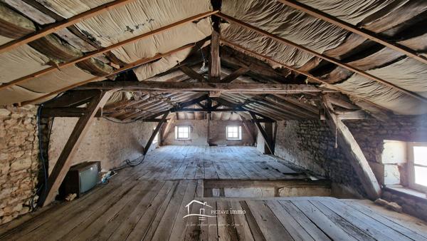 Maison ancienne à rénover entièrement – Beau potentiel d'aménagement Curzay-sur-Vonne (86600)