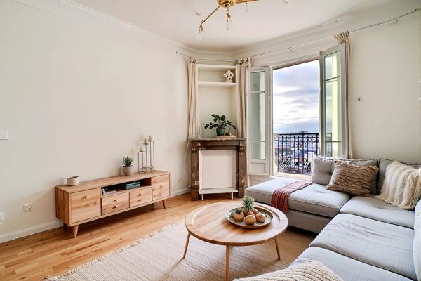 Les Vallées : appartement de caractère avec vue dégagée et balcons