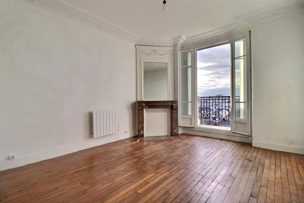 Les Vallées : appartement de caractère avec vue dégagée et balcons