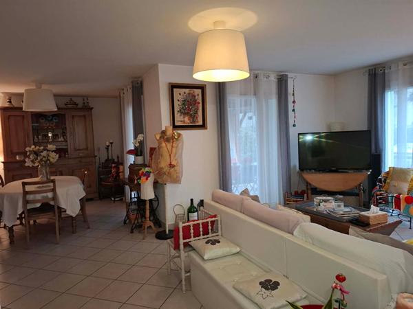 Maison Centre Morestel avec garage