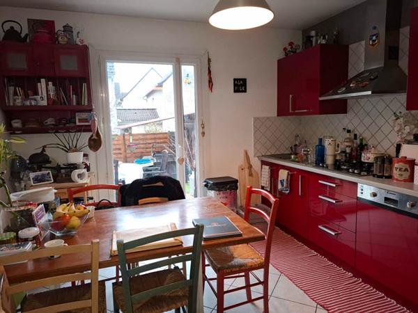 Maison Centre Morestel avec garage