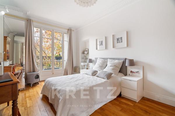 Appartement haussmannien avec balcon filant – Place Félix Éboué, Paris 12ᵉ