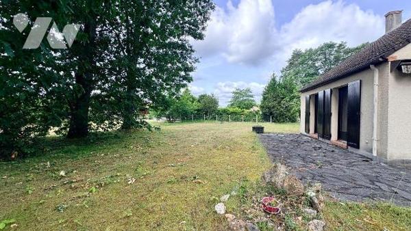 Située à La Ferté-Imbault (41300), dans un environnement calme et préservé des regards, cette a...