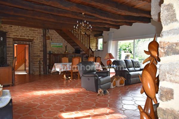 Longère du XIXème siècle à vendre 7 pièces GUEGON (56) sur vaste terrain paysagé