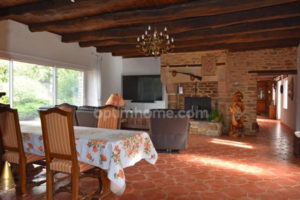 Longère du XIXème siècle à vendre 7 pièces GUEGON (56) sur vaste terrain paysagé