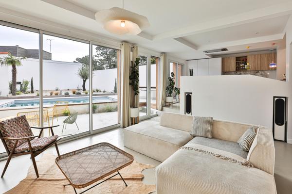 Villa d'architecte avec piscine - Les Présidents