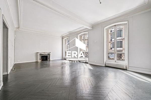 Appartement Paris 4 pièce(s) 131.09 m2