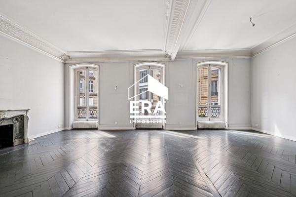 Appartement Paris 4 pièce(s) 131.09 m2