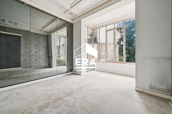 Appartement Paris 4 pièce(s) 131.09 m2