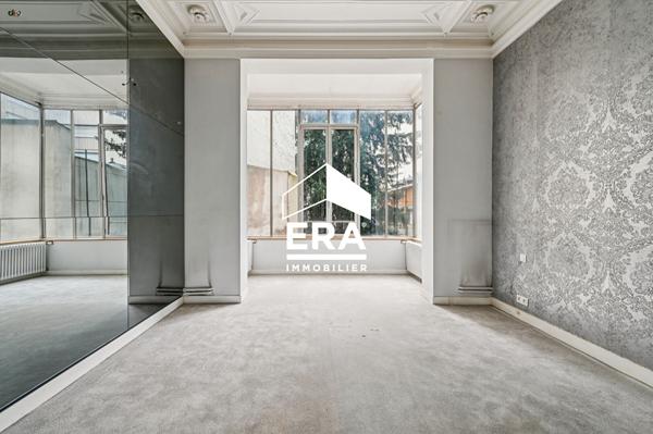 Appartement Paris 4 pièce(s) 131.09 m2