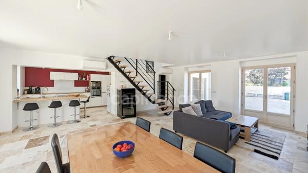 A Saint-Marcel (71) maison climatisée à vendre de 159.73 m² 5 pièces 4 chambres double garage parking terrain de 560 m²