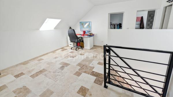 A Saint-Marcel (71) maison climatisée à vendre de 159.73 m² 5 pièces 4 chambres double garage parking terrain de 560 m²