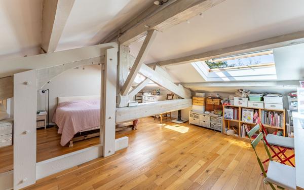 Maison à vendre    9 pièces • 240 m2 Maubec