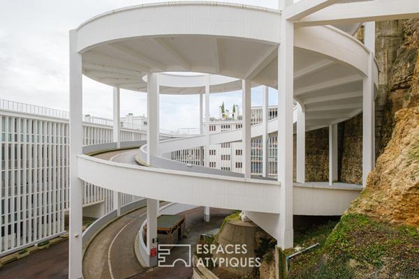 Signature 70’s avec vue sur le Clain, un potentiel à révéler