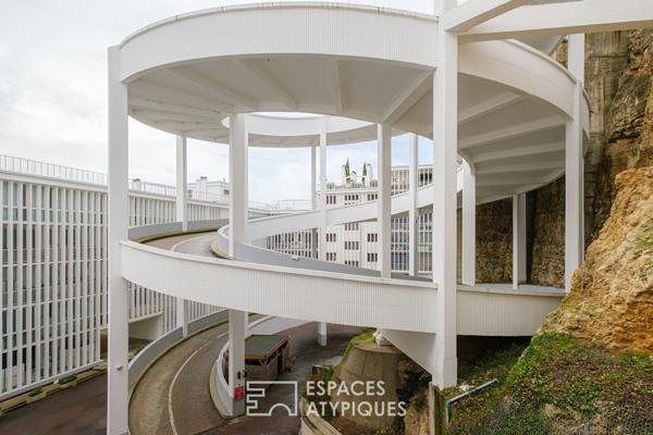 Signature 70’s avec vue sur le Clain, un potentiel à révéler