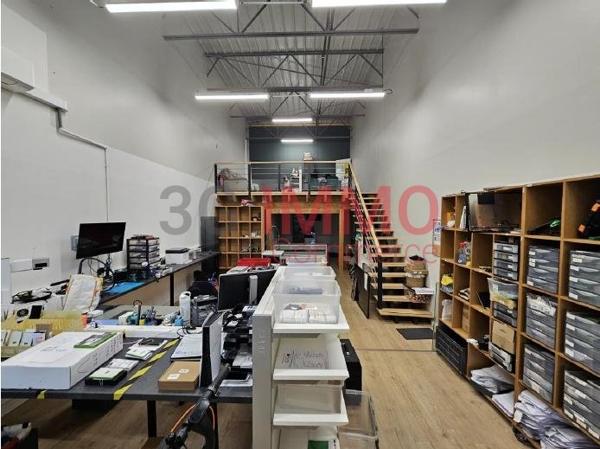 Location / Local Commercial