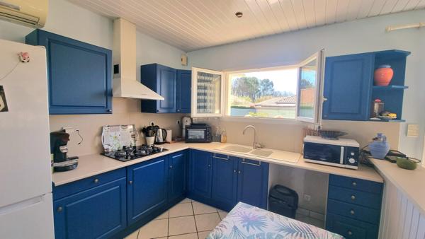 Maison familiale 114 m² avec piscine, 3 chambres, 3 garages, terrain 780 m²