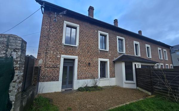 Maison à vendre    2 pièces •  Guise