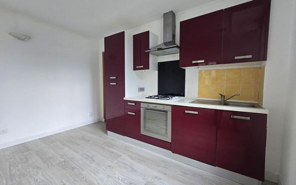 Maison à vendre    2 pièces •  Guise