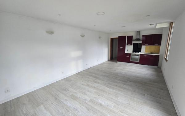 Maison à vendre    2 pièces •  Guise