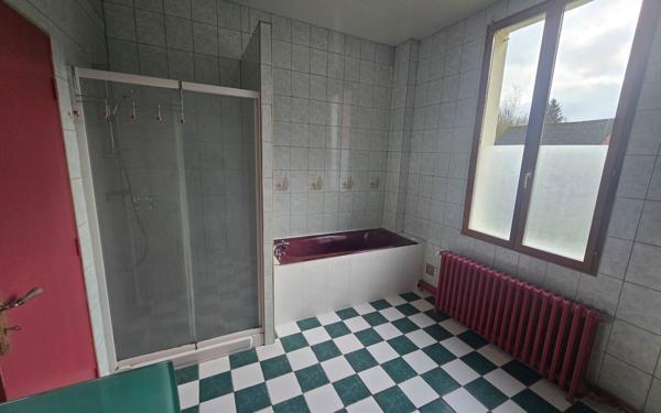 Maison à vendre    2 pièces •  Guise