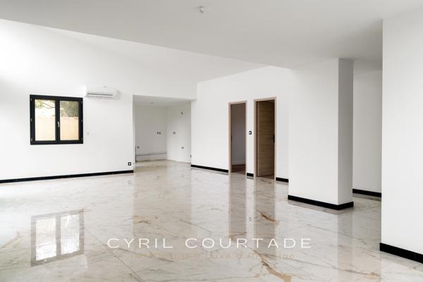 Pézénas, Dpt Hérault (34), Maison d'exception de 141m². Jardin de 767m² et piscine.