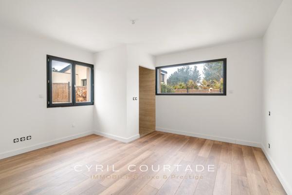 Pézénas, Dpt Hérault (34), Maison d'exception de 141m². Jardin de 767m² et piscine.