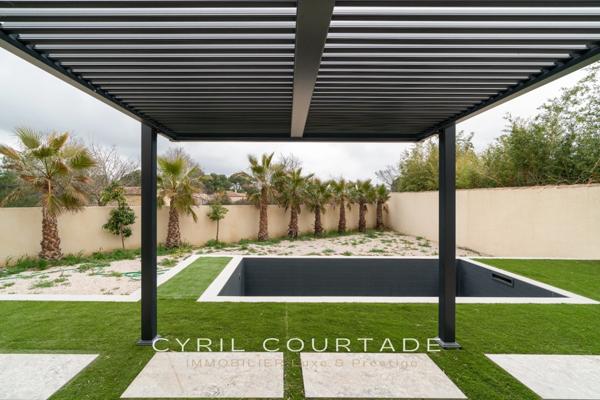 Pézénas, Dpt Hérault (34), Maison d'exception de 141m². Jardin de 767m² et piscine.