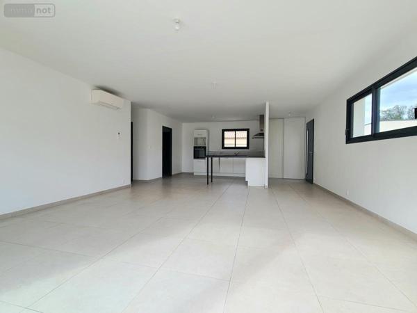 Maison à vendre à Pierrelatte dans la Drôme (26700), ref : 26060-822