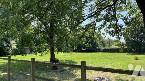 LA GACILLY, Maison d'habitation - A seulement 5 minutes de LA GACILLY, découvrez cette authenti...