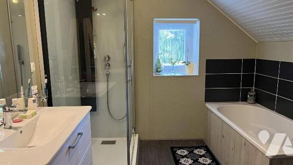 LA GACILLY, Maison d'habitation - A seulement 5 minutes de LA GACILLY, découvrez cette authenti...