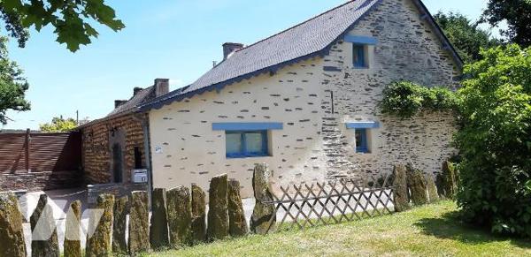 LA GACILLY, Maison d'habitation - A seulement 5 minutes de LA GACILLY, découvrez cette authenti...
