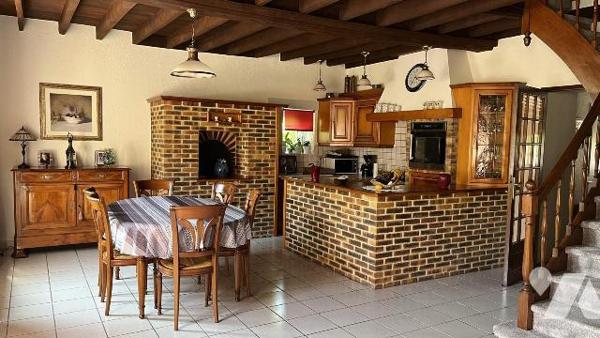 LA GACILLY, Maison d'habitation - A seulement 5 minutes de LA GACILLY, découvrez cette authenti...