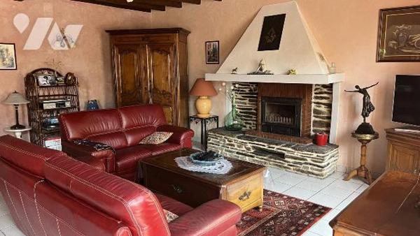 LA GACILLY, Maison d'habitation - A seulement 5 minutes de LA GACILLY, découvrez cette authenti...