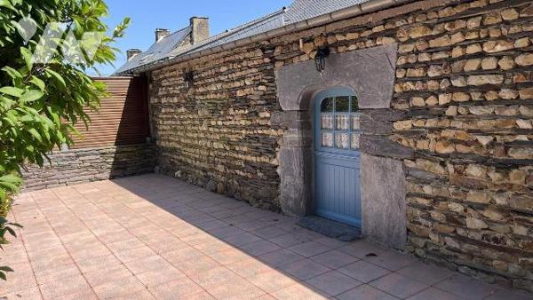 LA GACILLY, Maison d'habitation - A seulement 5 minutes de LA GACILLY, découvrez cette authenti...
