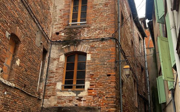 Immeuble à vendre    2 pièces •  Albi