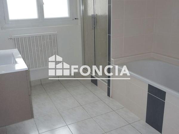 Location Appartement 5 pièces 117.1 m² - 54 RUE JEAN MACE Brest 29200