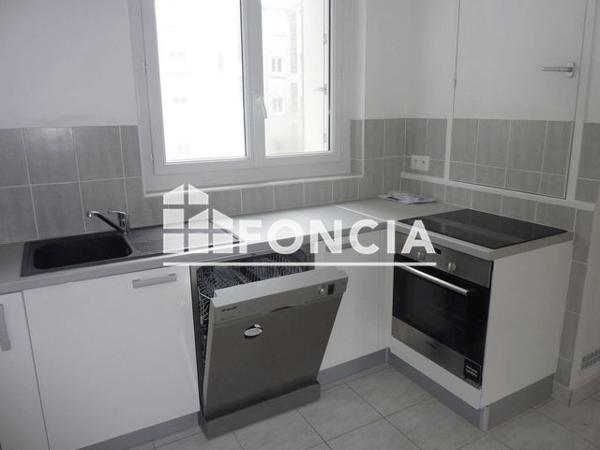 Location Appartement 5 pièces 117.1 m² - 54 RUE JEAN MACE Brest 29200