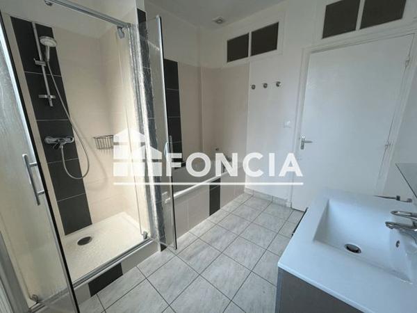 Location Appartement 5 pièces 117.1 m² - 54 RUE JEAN MACE Brest 29200