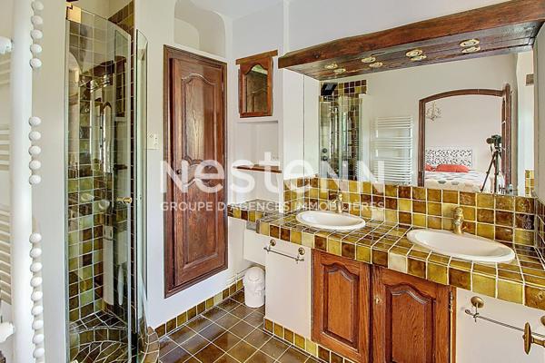 A VENDRE Splendide Propriete a LORGUES 250 m2  sur terrain de 4090m2+ piscine + garage