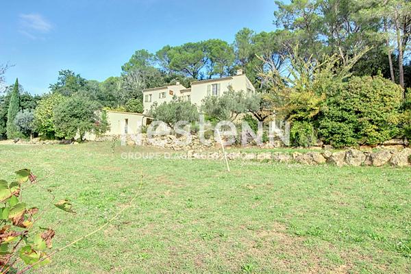 A VENDRE Splendide Propriete a LORGUES 250 m2  sur terrain de 4090m2+ piscine + garage