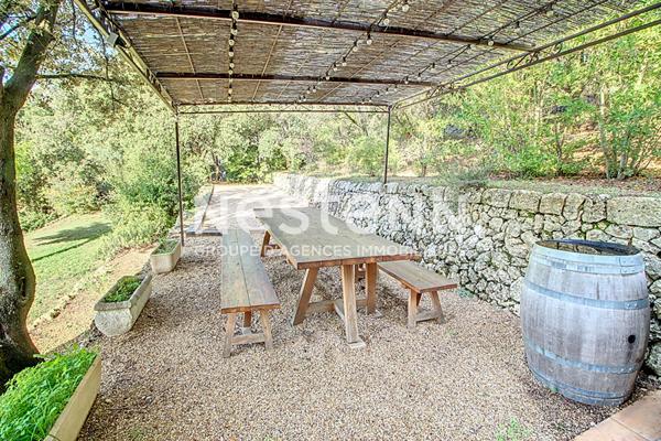 A VENDRE Splendide Propriete a LORGUES 250 m2  sur terrain de 4090m2+ piscine + garage