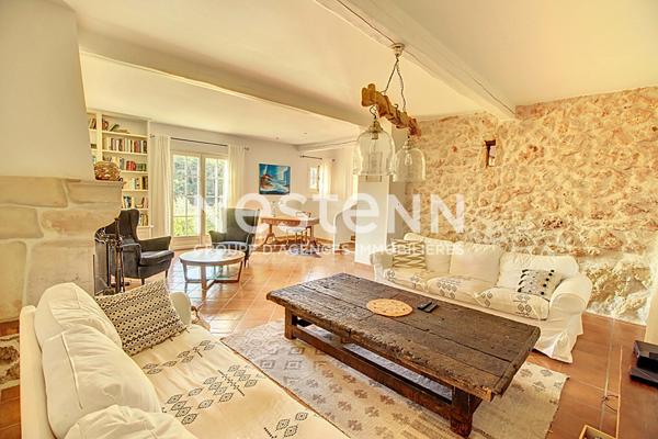 A VENDRE Splendide Propriete a LORGUES 250 m2  sur terrain de 4090m2+ piscine + garage