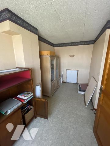 LILLE – Maison de 164 m² | 4 chambres + bureau | Cour intérieure | Fort potentiel