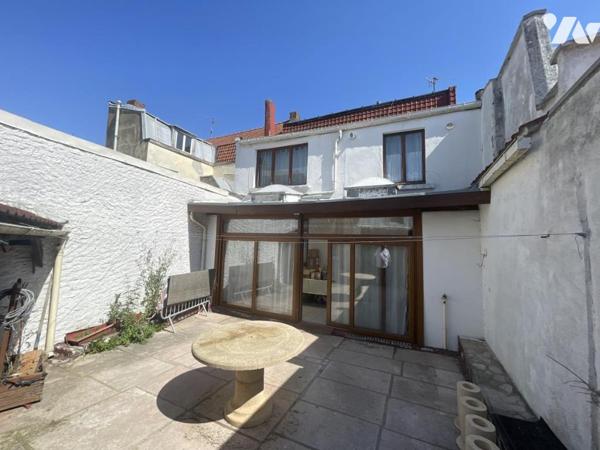 LILLE – Maison de 164 m² | 4 chambres + bureau | Cour intérieure | Fort potentiel