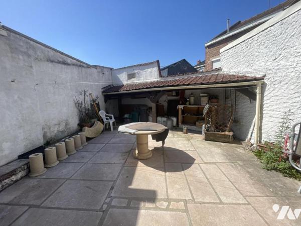 LILLE – Maison de 164 m² | 4 chambres + bureau | Cour intérieure | Fort potentiel