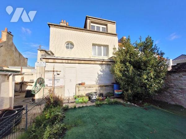 CENTRE DE ROSENDAEL ! L'office Notarial RD2LA vous propose en exclusivité cette grande MAISON d...