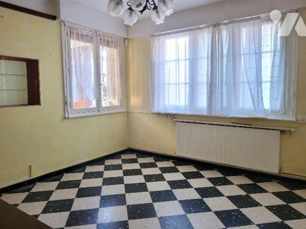 CENTRE DE ROSENDAEL ! L'office Notarial RD2LA vous propose en exclusivité cette grande MAISON d...