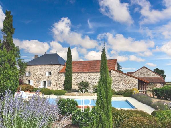 Riom, Maison 4 Chambres -  240 m² à vendre