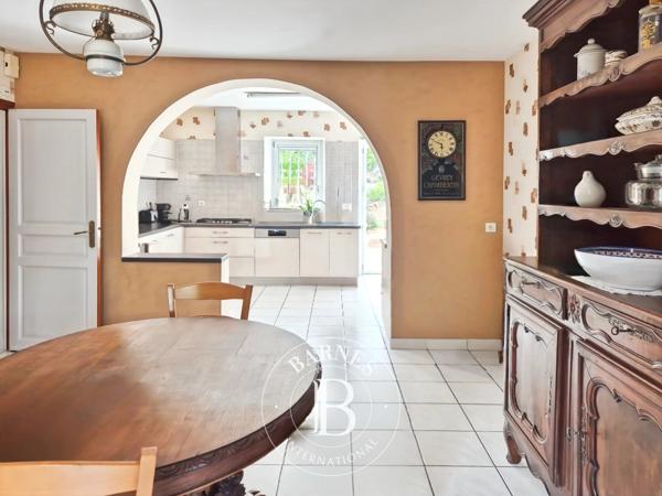 Riom, Maison 4 Chambres -  240 m² à vendre